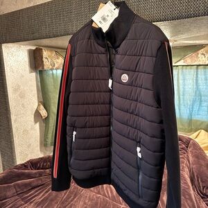 Stylish Black Puffer Jacket with Red Accents
